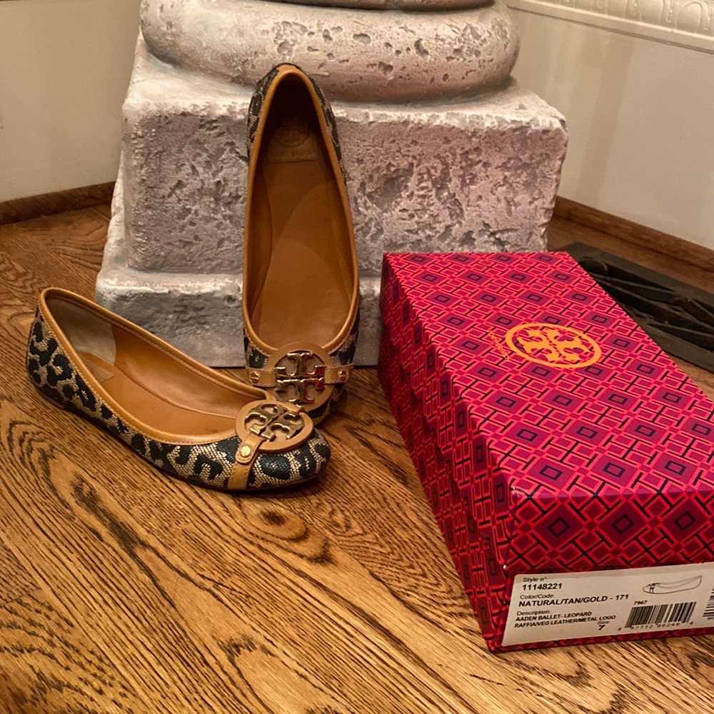 Tory Burch AADEN BALLET-LEOPARD SZ 7